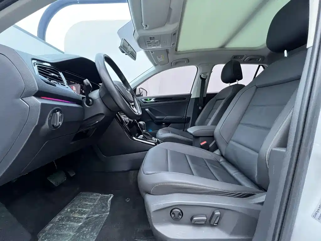 VOLKSWAGEN T ROC EXPLORING SONGS