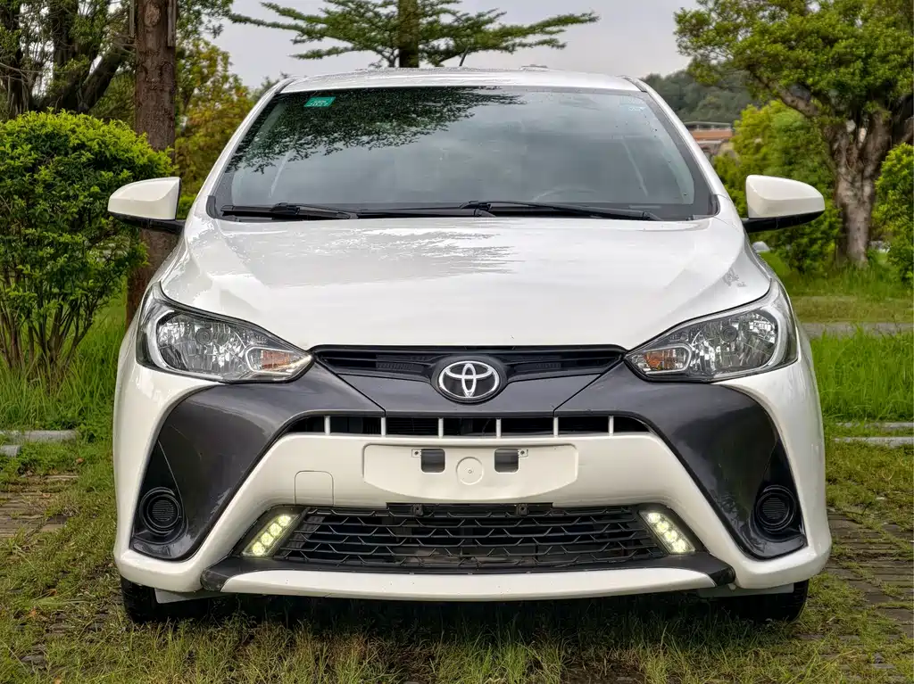 Toyota Yaris L — миниатюра 2