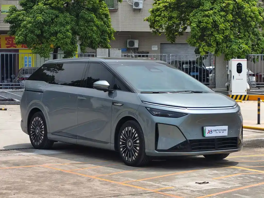 XPeng X9 — миниатюра 5