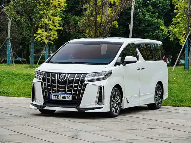 TOYOTA ELFA 2019