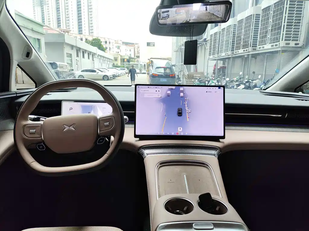 XPeng X9 — миниатюра 15