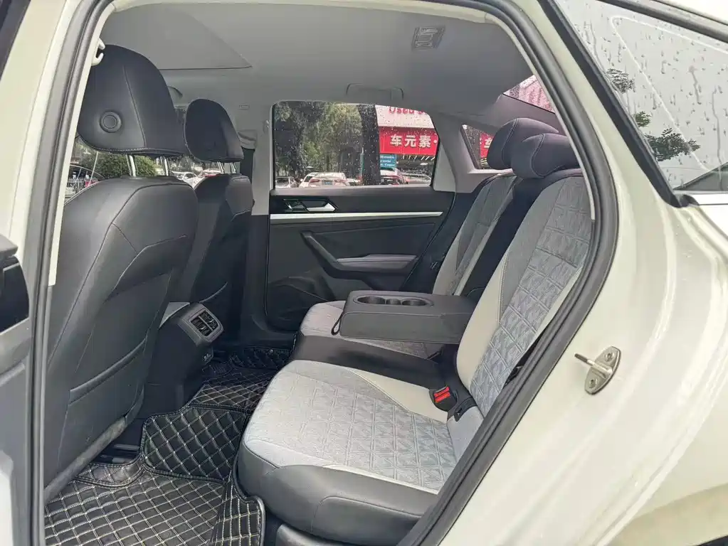 Volkswagen Lavida 2024 300TSI DSG