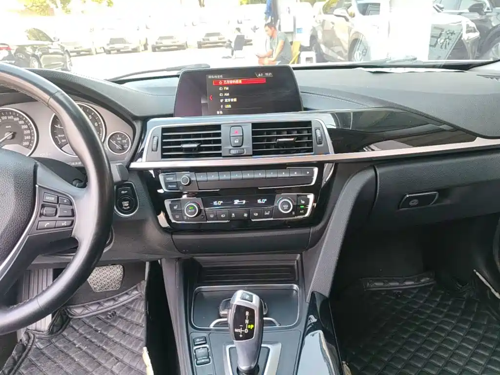 BMW 3 Series — миниатюра 13