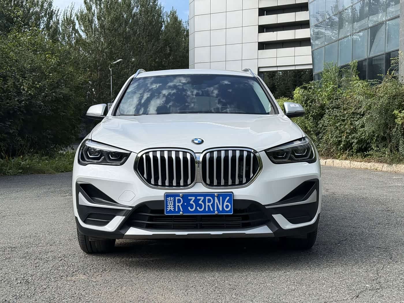 BMW X1 1.5 л 2022 г. Белый, пробег 13000 км