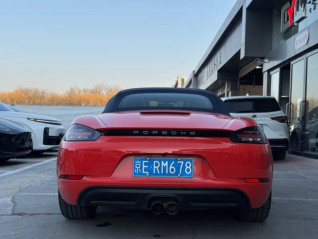 PORSCHE 718