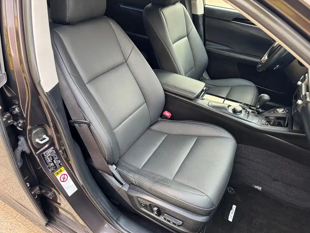 Lexus ES — миниатюра 8
