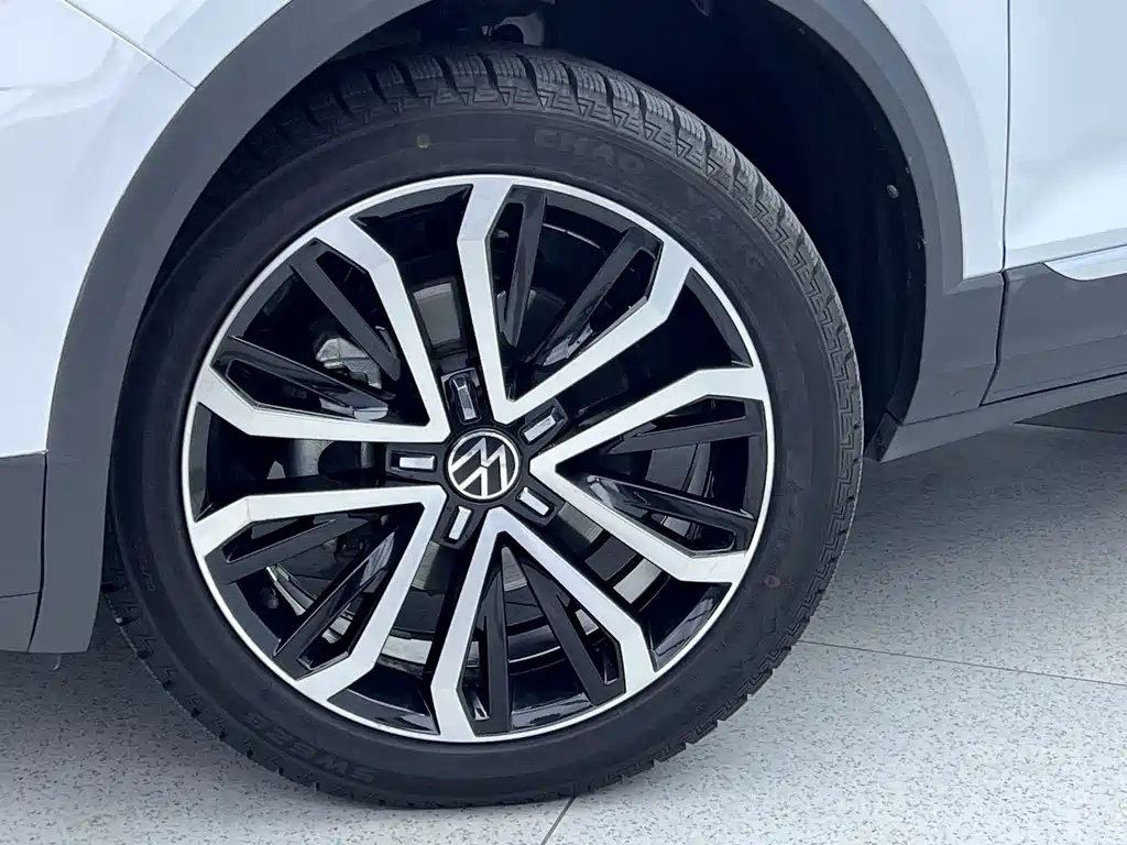 VOLKSWAGEN T ROC EXPLORING SONGS