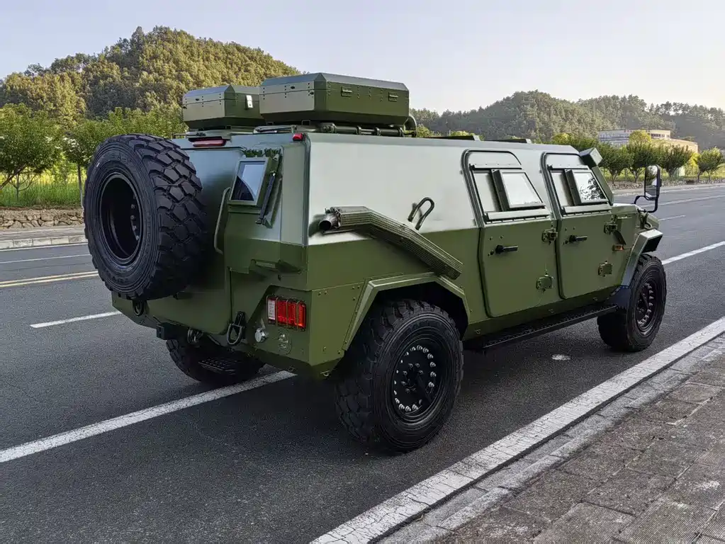 Dongfeng Рыцарь М50. — миниатюра 4