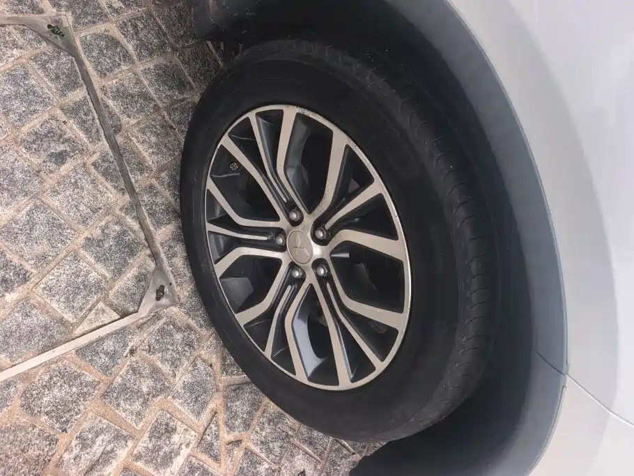 Mitsubishi Outlander — миниатюра 6