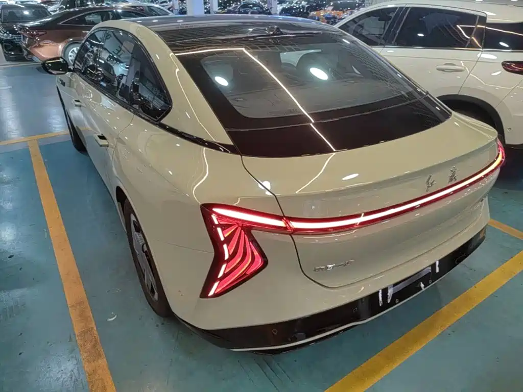 Hongqi EH7 2025 690