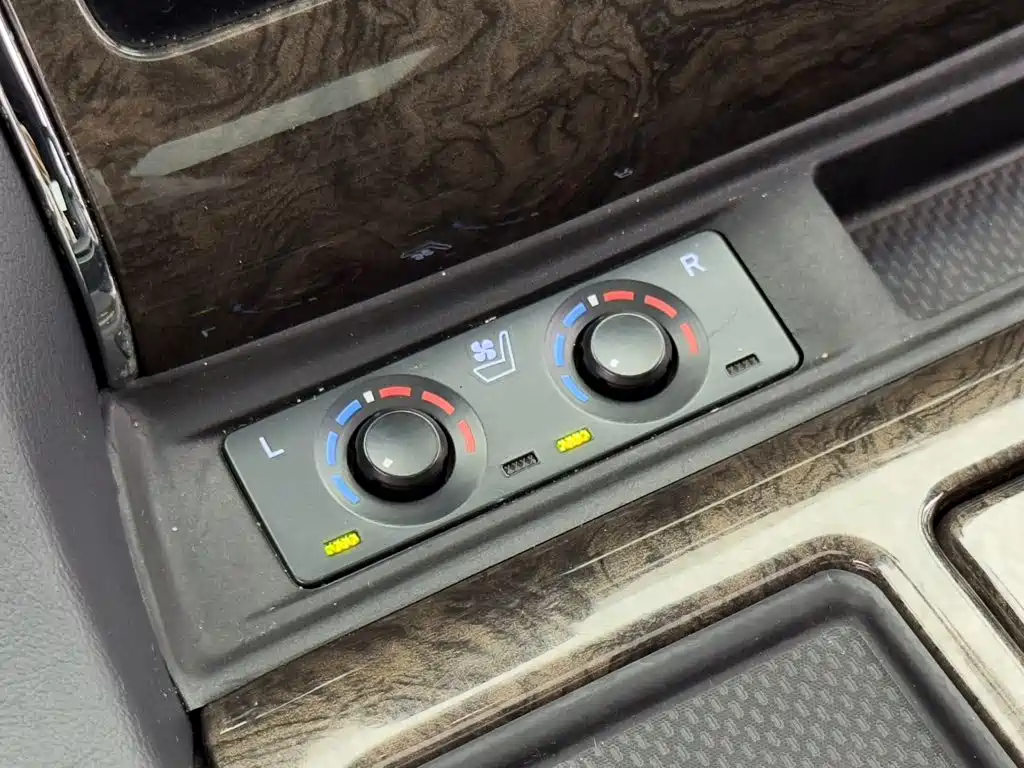 Toyota Alphard — миниатюра 19