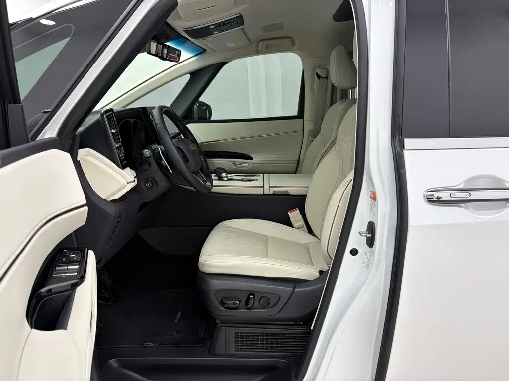 Lexus LM — миниатюра 11