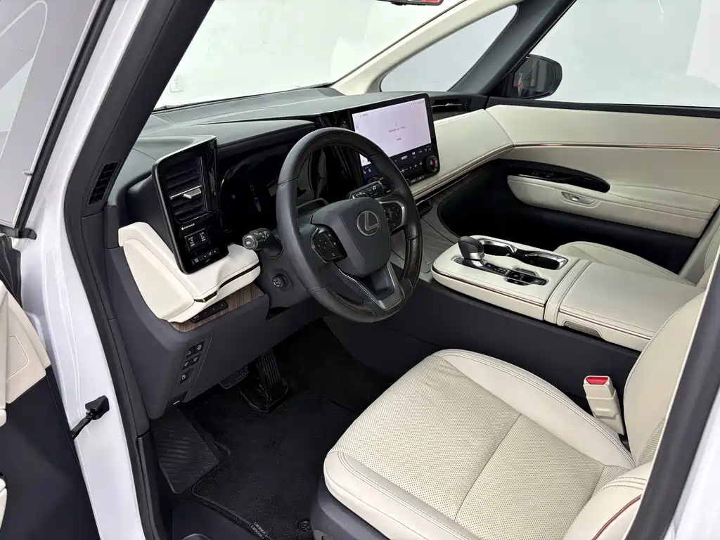 Lexus LM — миниатюра 13
