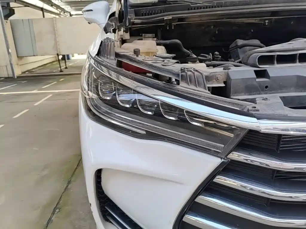 BYD MAX — миниатюра 11