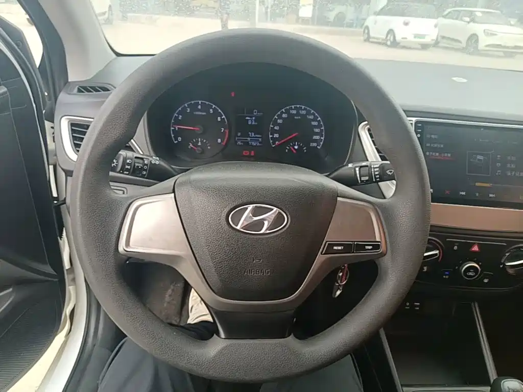 Hyundai Verna — миниатюра 11