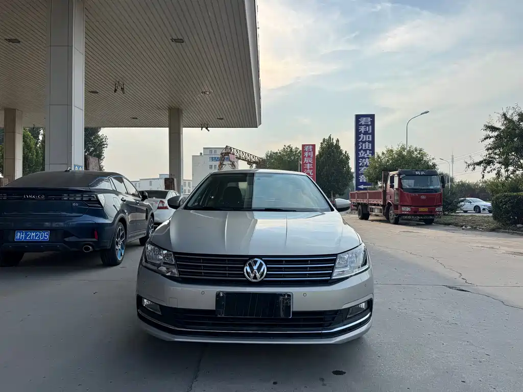 Volkswagen Lavida — миниатюра 2