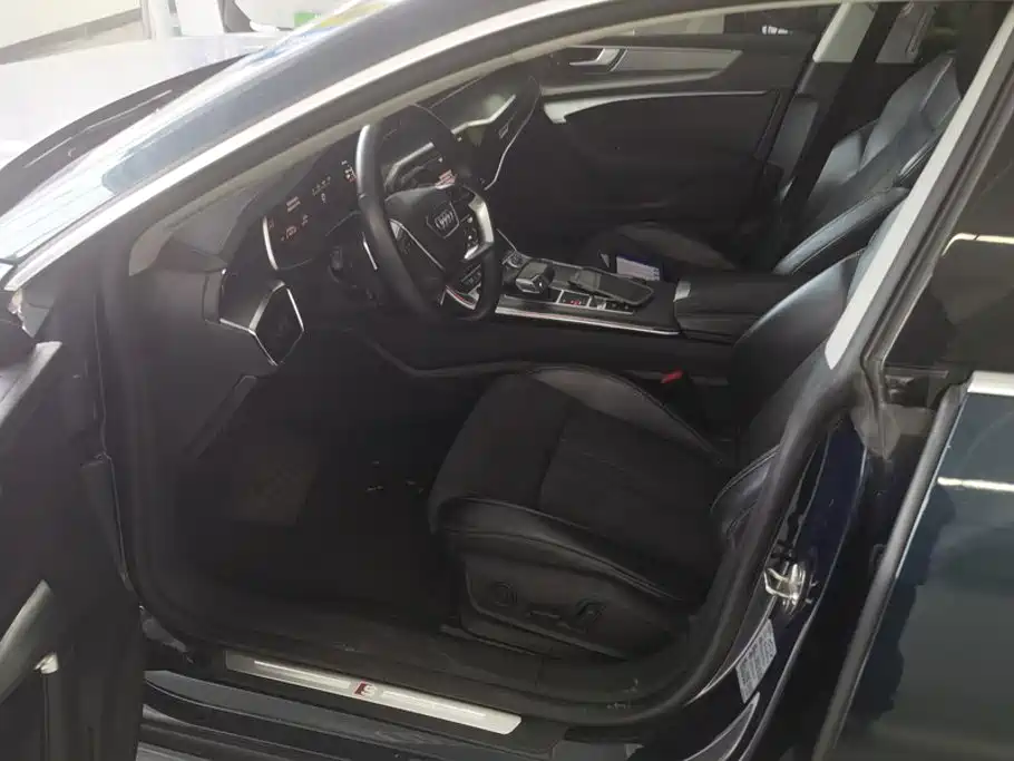 Audi A7L — миниатюра 9