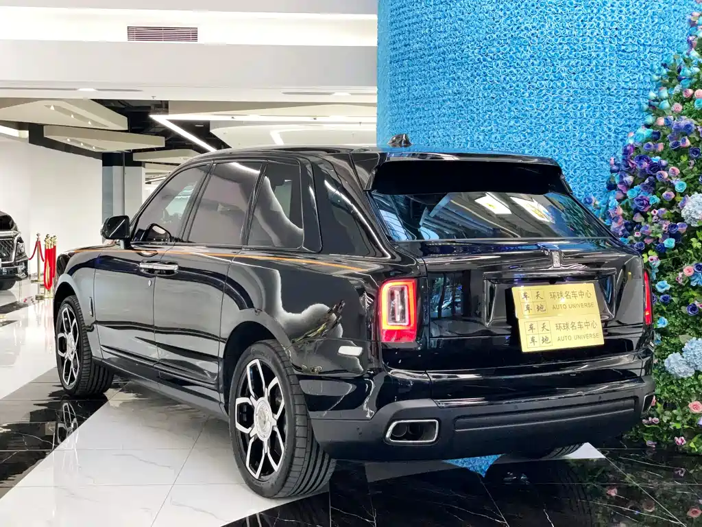 Rolls-Royce Cullinan — миниатюра 25