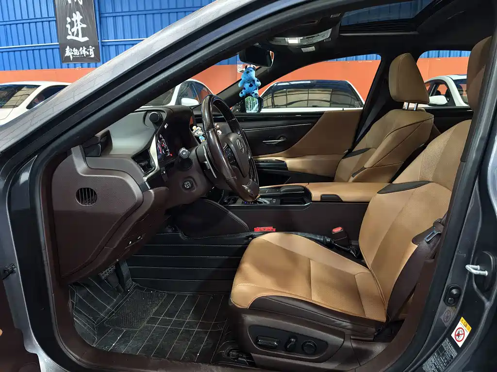 Lexus ES — миниатюра 8