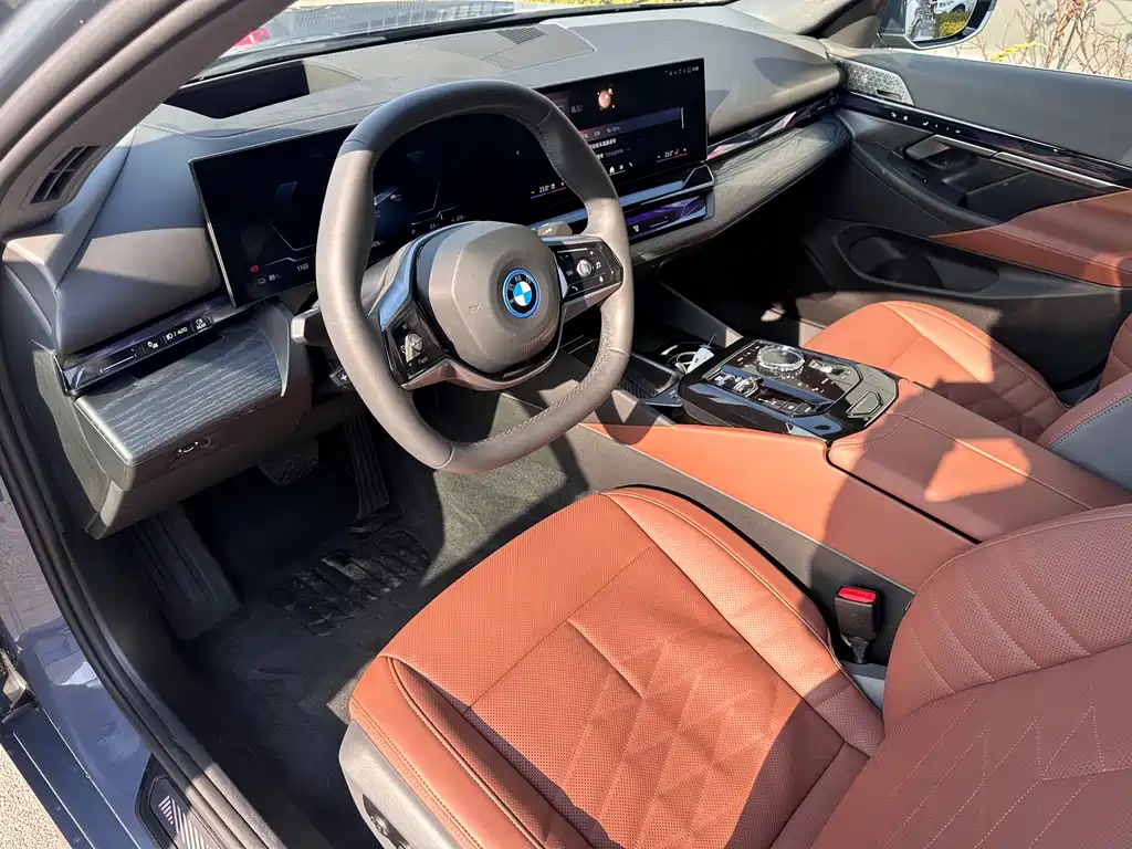 BMW I5