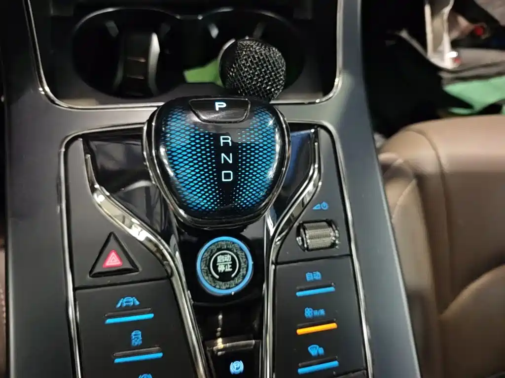 BYD Han — миниатюра 14