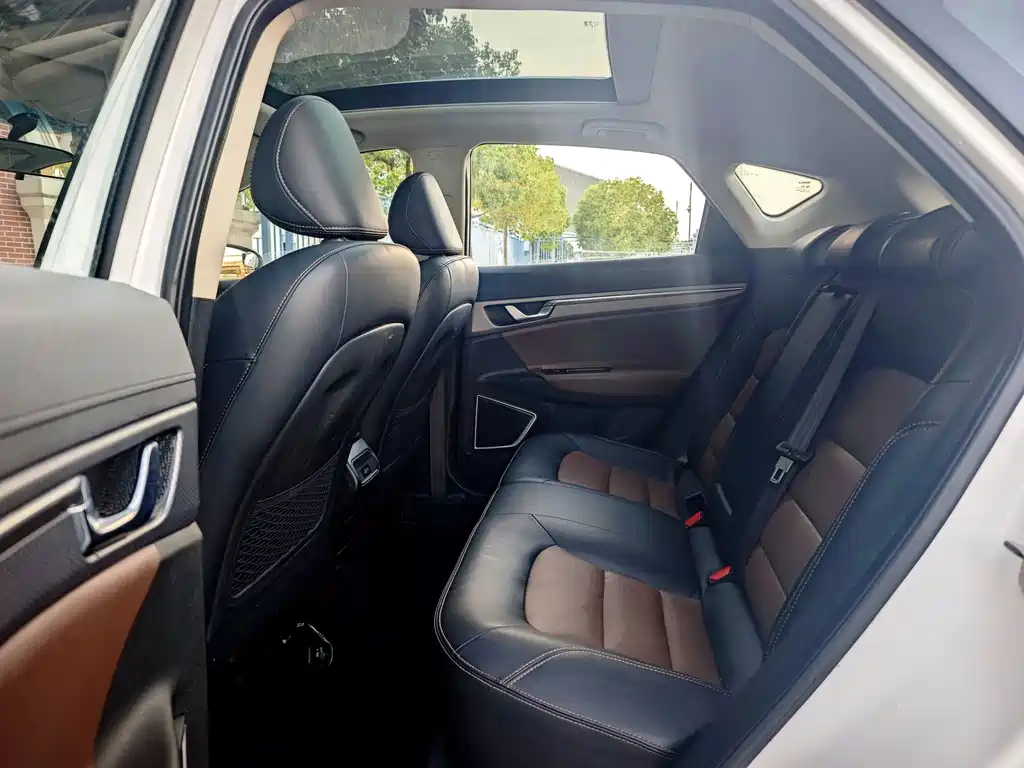 Geely Emgrand GS — миниатюра 10