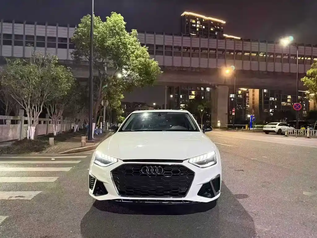 Audi A4L 2020