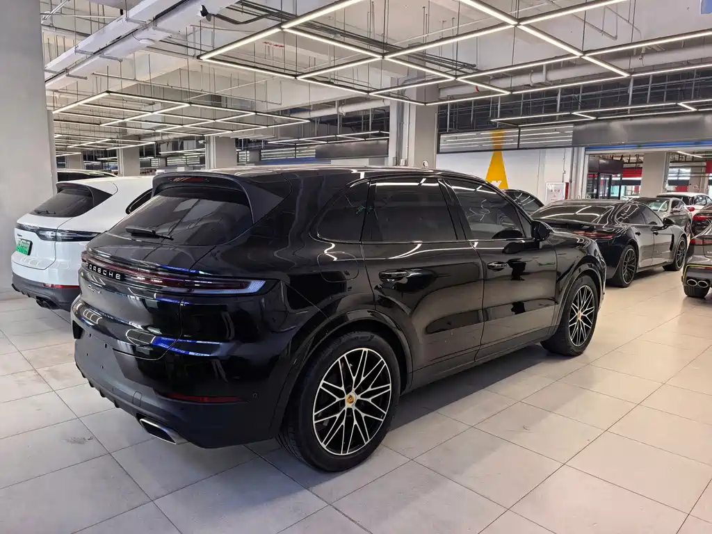 Porsche Cayenne — миниатюра 9