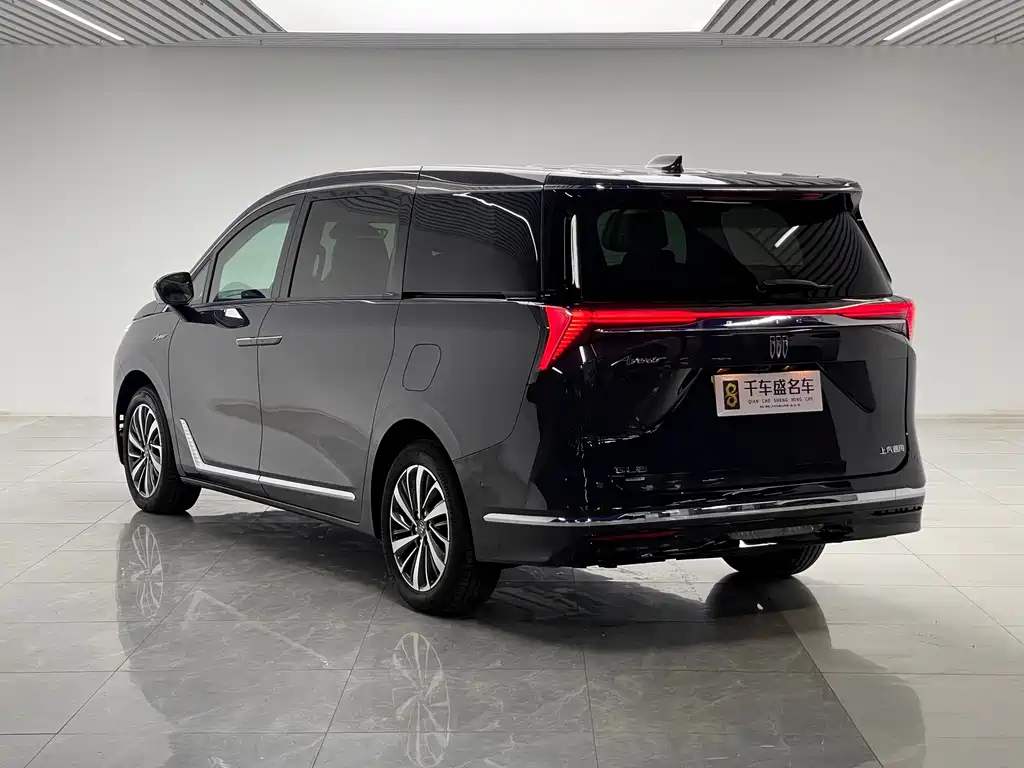 Buick GL8 Hybrid — миниатюра 4