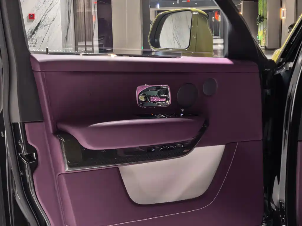 Rolls-Royce Cullinan — миниатюра 7