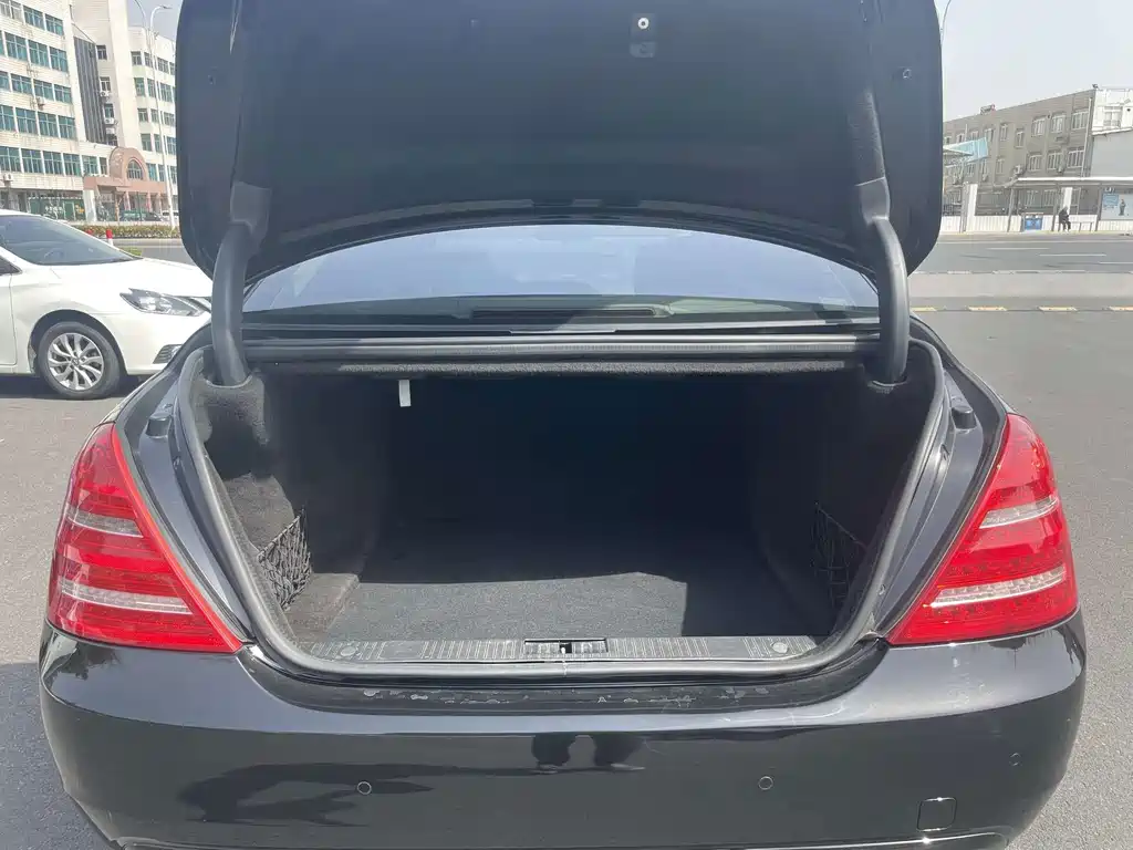 Mercedes-Benz S-Class — миниатюра 7