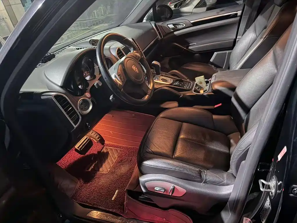 Porsche Cayenne — миниатюра 3