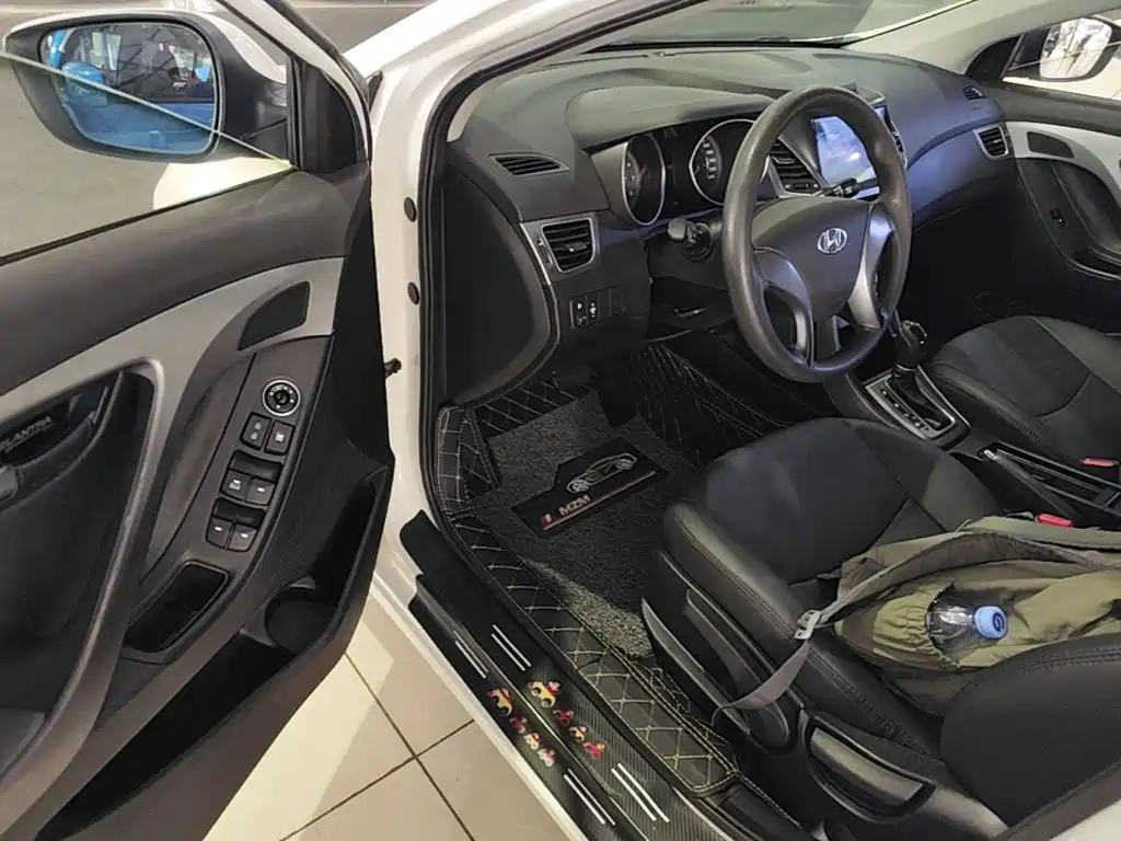 Hyundai Elantra Langdong — миниатюра 16