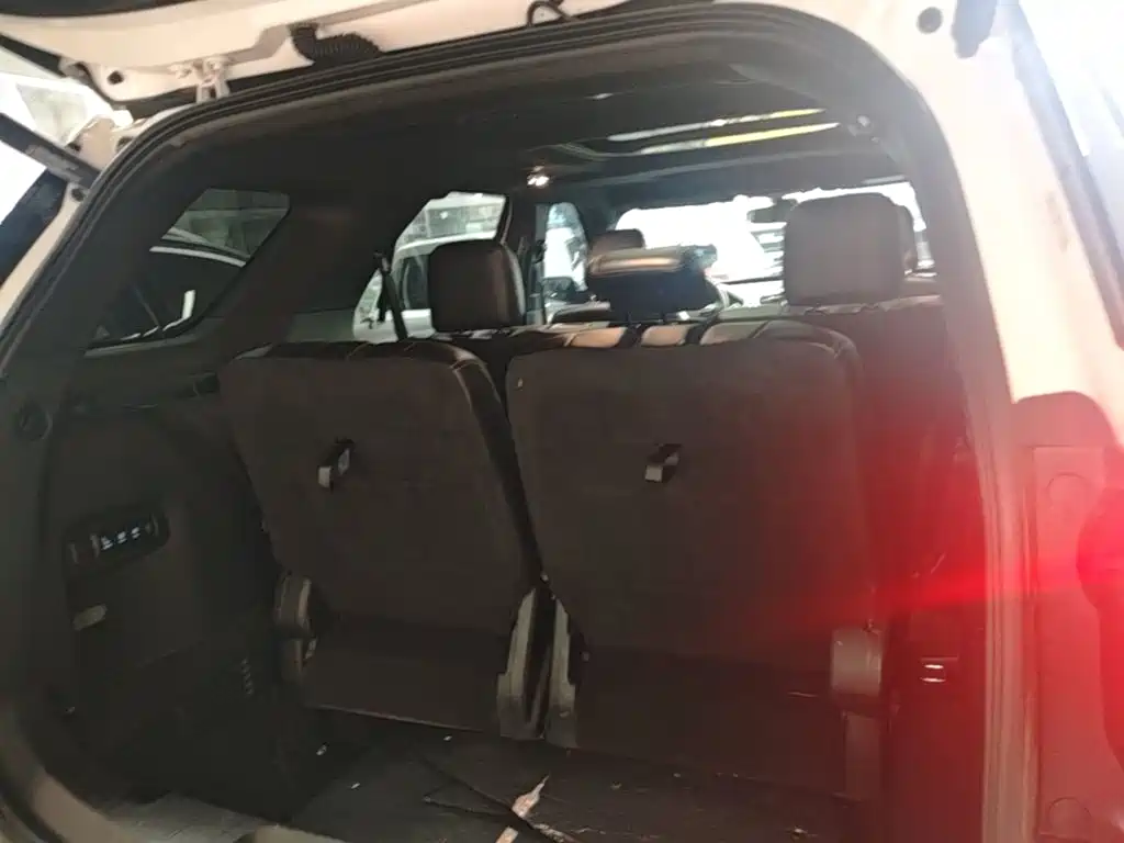 Ford Explorer (Import) — миниатюра 19