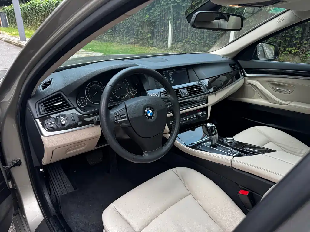 BMW 5 Series — миниатюра 16