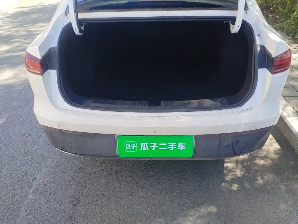 Roewe D6 — миниатюра 10