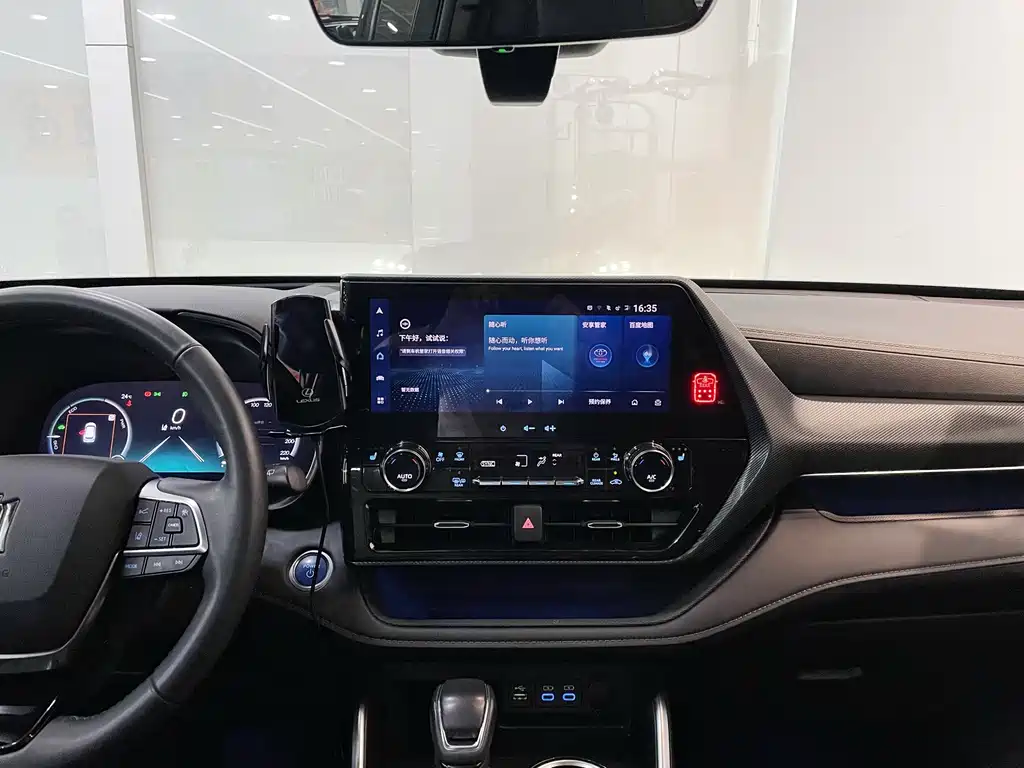 Toyota Crown Kluger — миниатюра 22