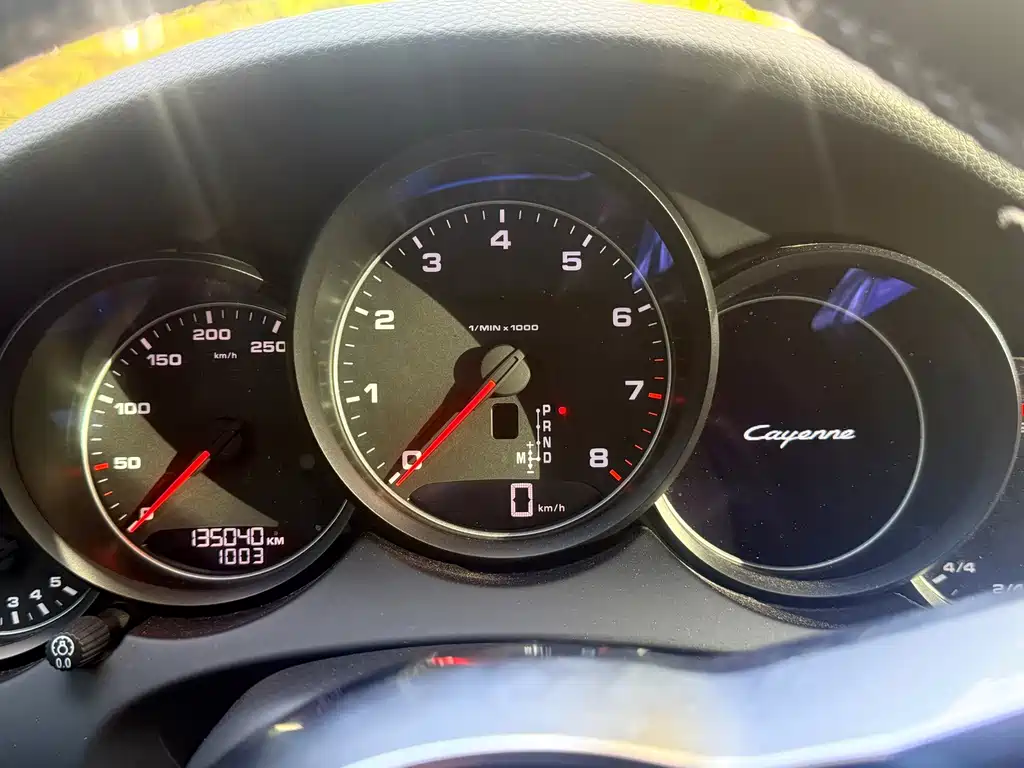 Porsche Cayenne — миниатюра 11