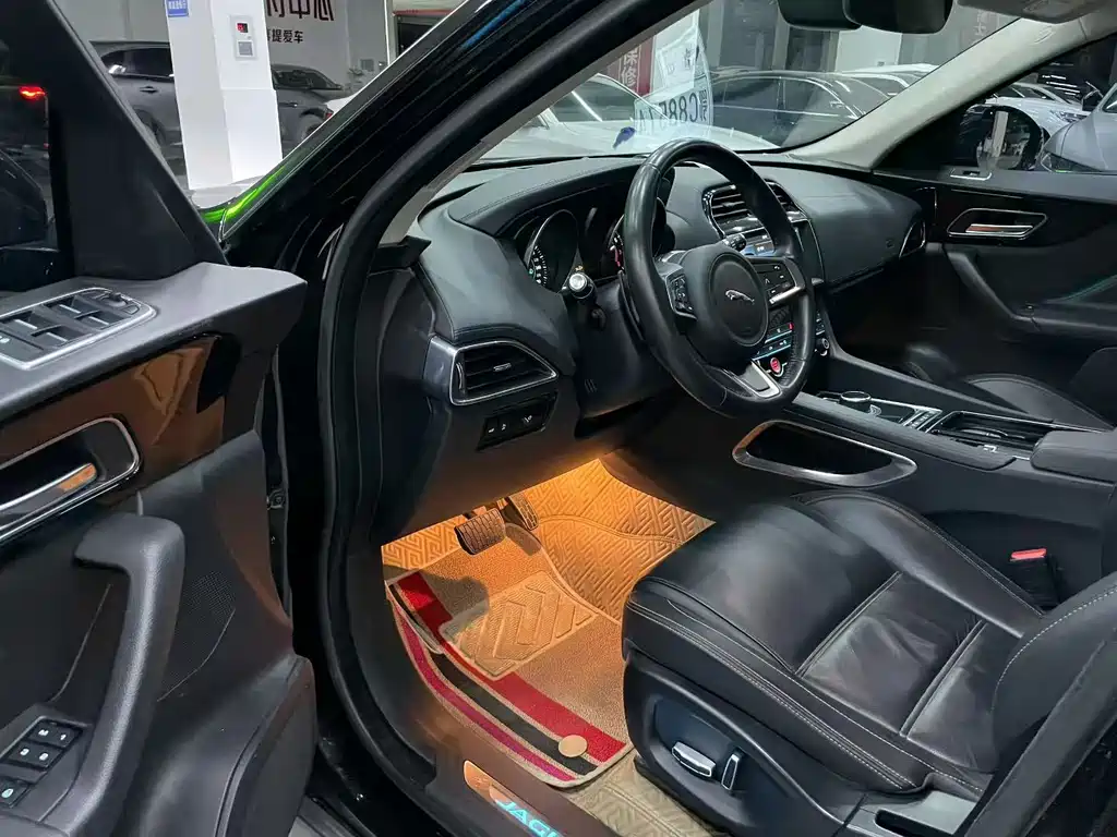 JAGUAR F PACE