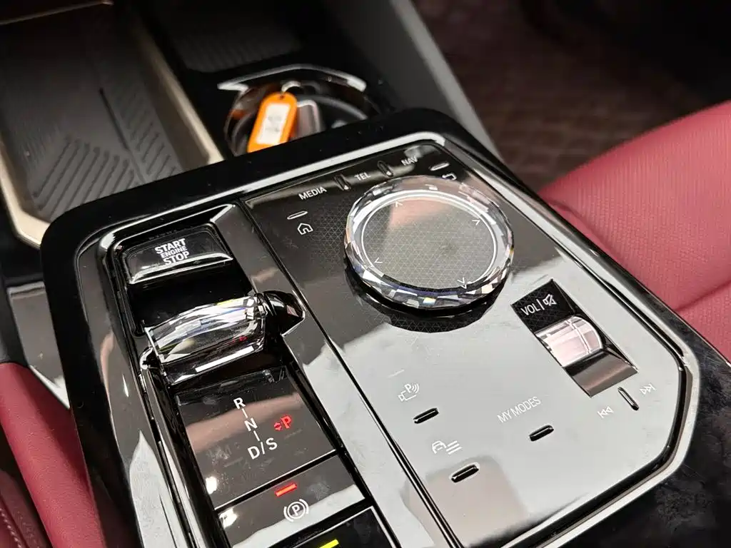 BMW 5 Series — миниатюра 16