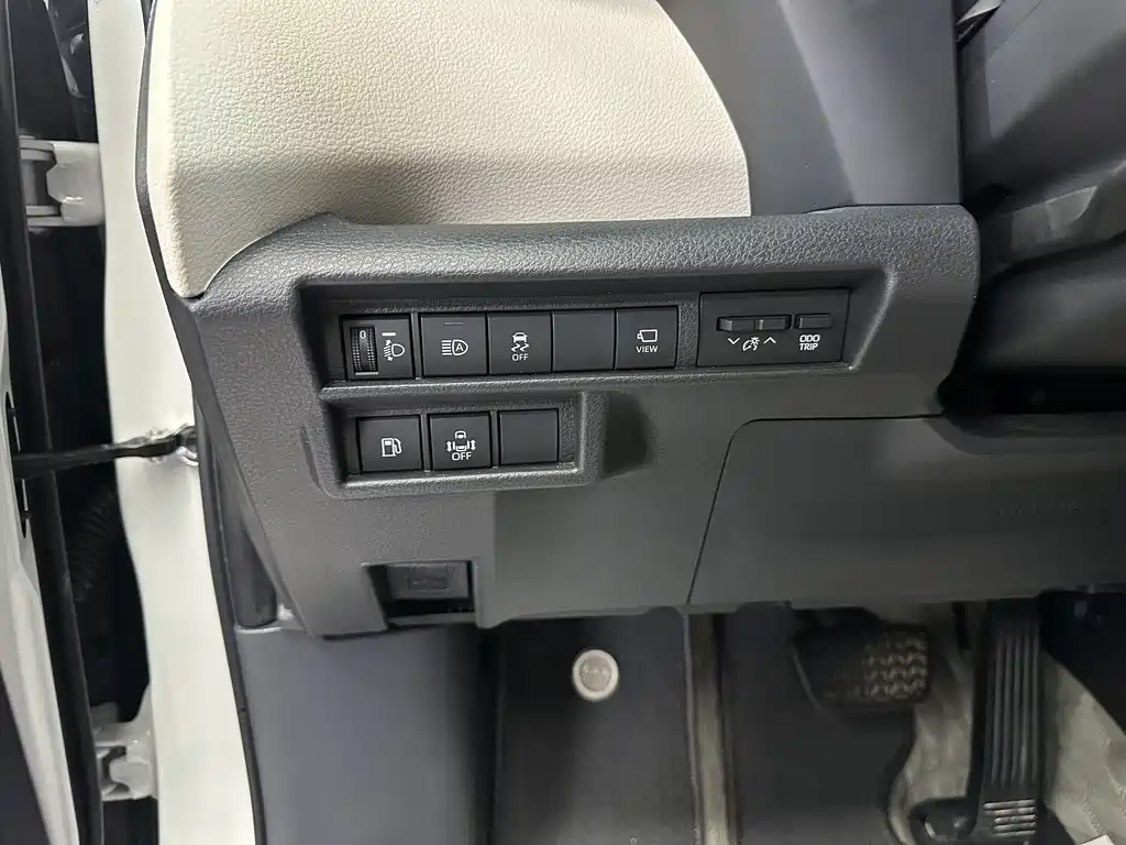 Toyota Sienna — миниатюра 8