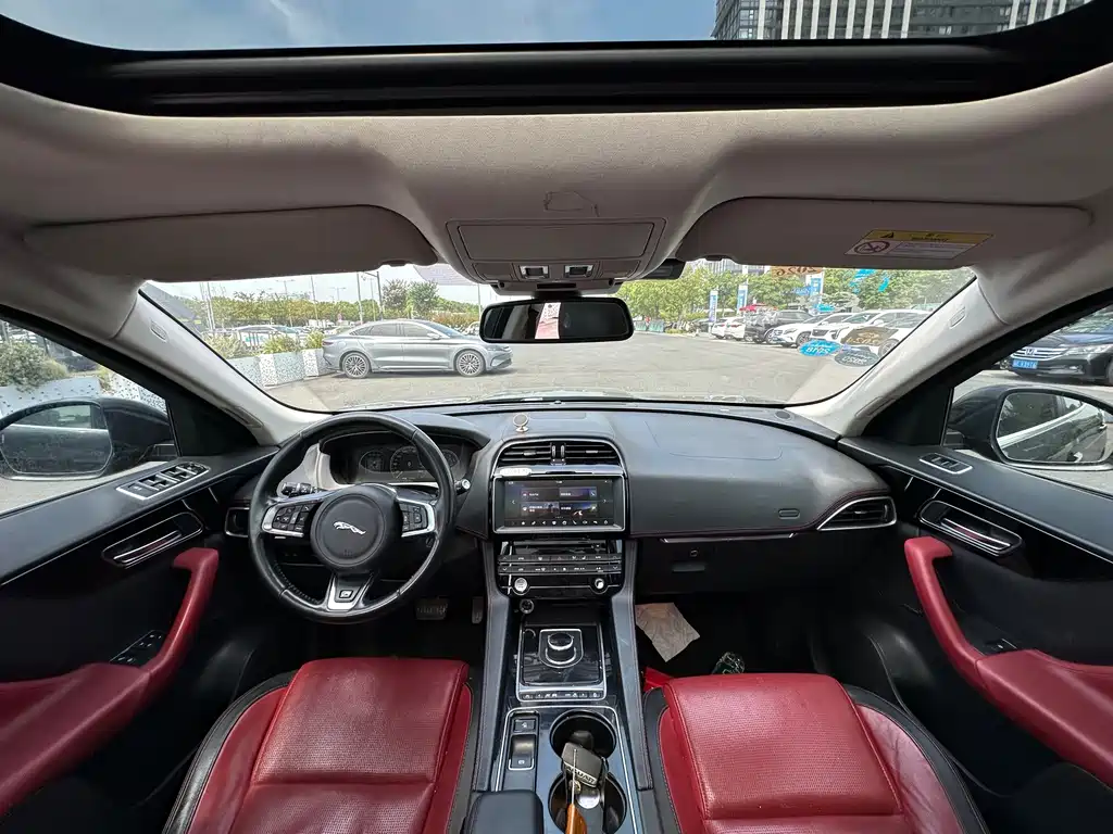 Jaguar F-PACE — миниатюра 11