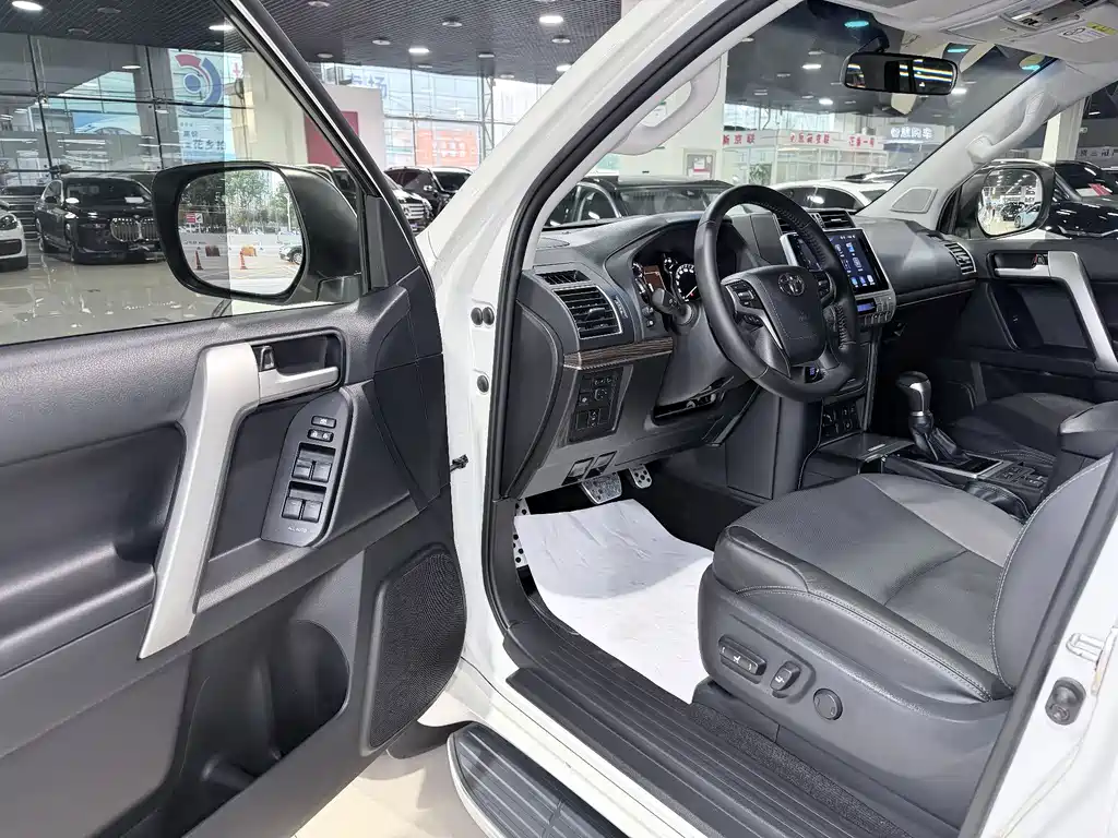 Toyota Prado — миниатюра 4