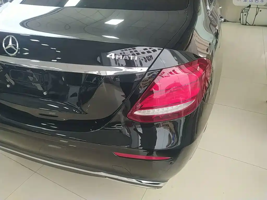 Mercedes-Benz E-Class — миниатюра 8