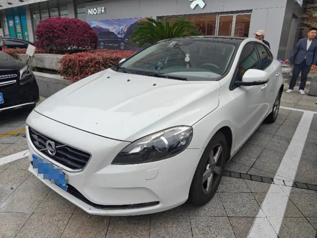 Volvo V40 2016