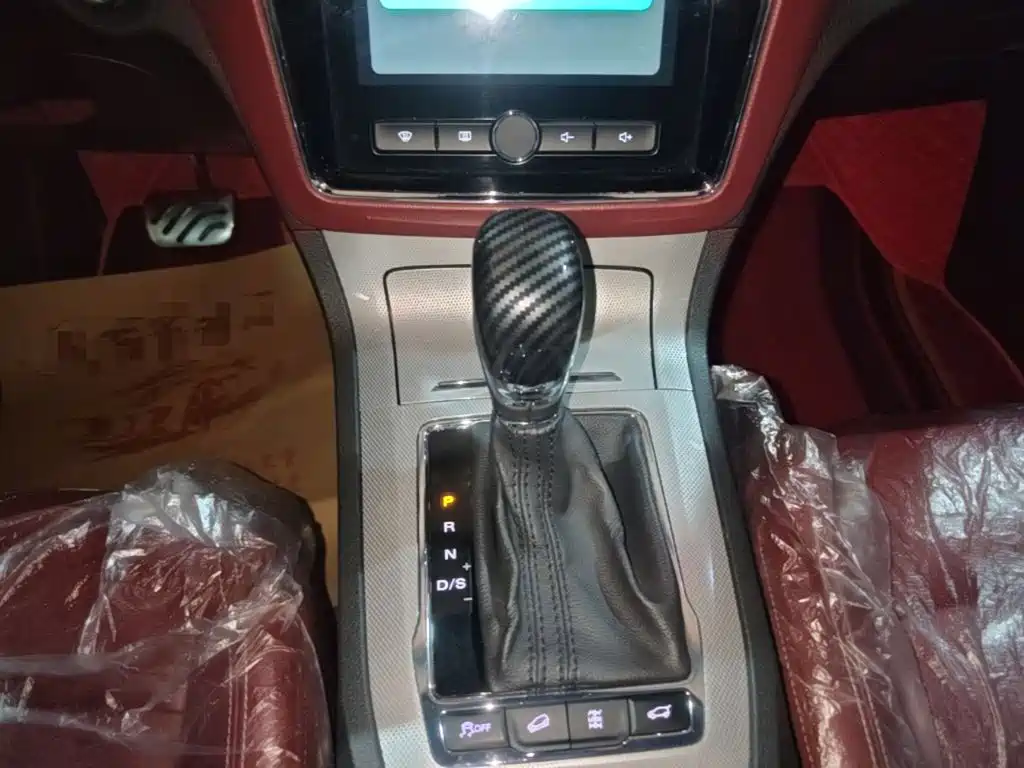 Roewe RX5 — миниатюра 14
