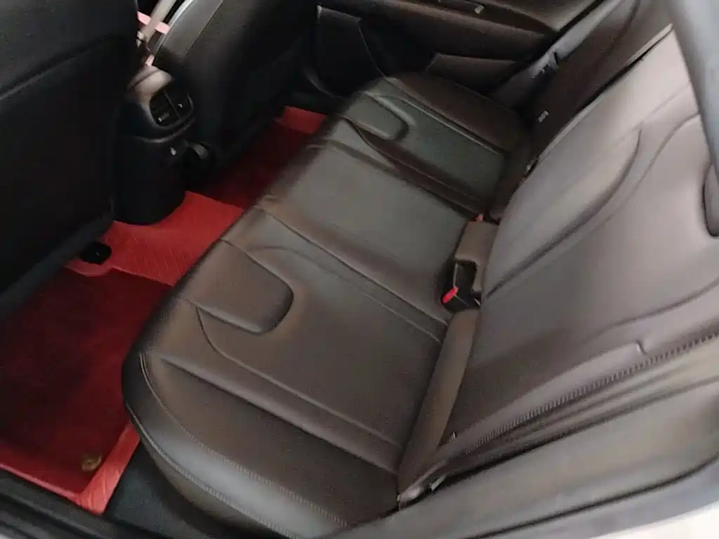 Hyundai Elantra — миниатюра 17
