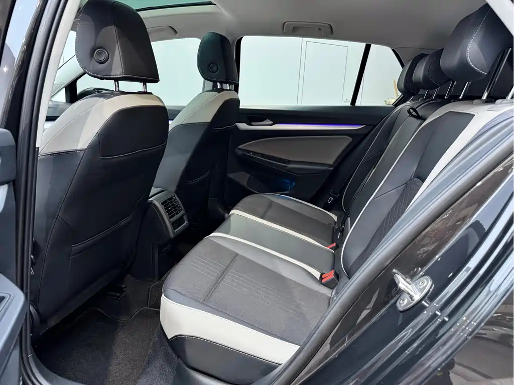 Volkswagen Golf 2021 280TSI DSG Pro
