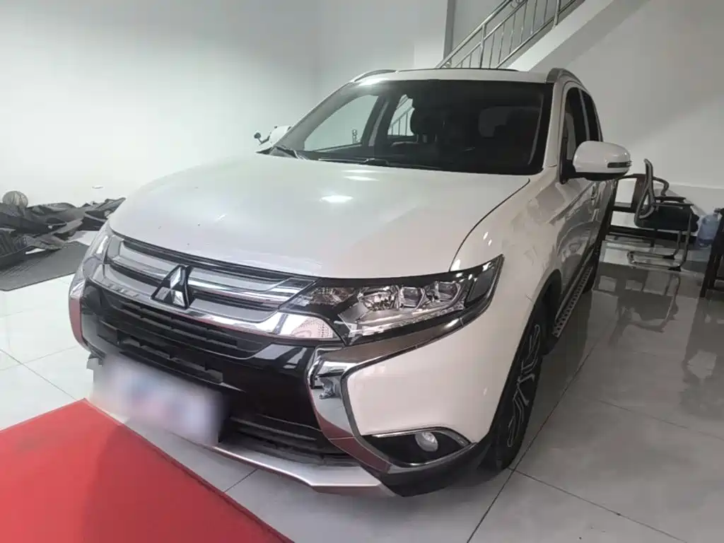 Mitsubishi Outlander — миниатюра 2