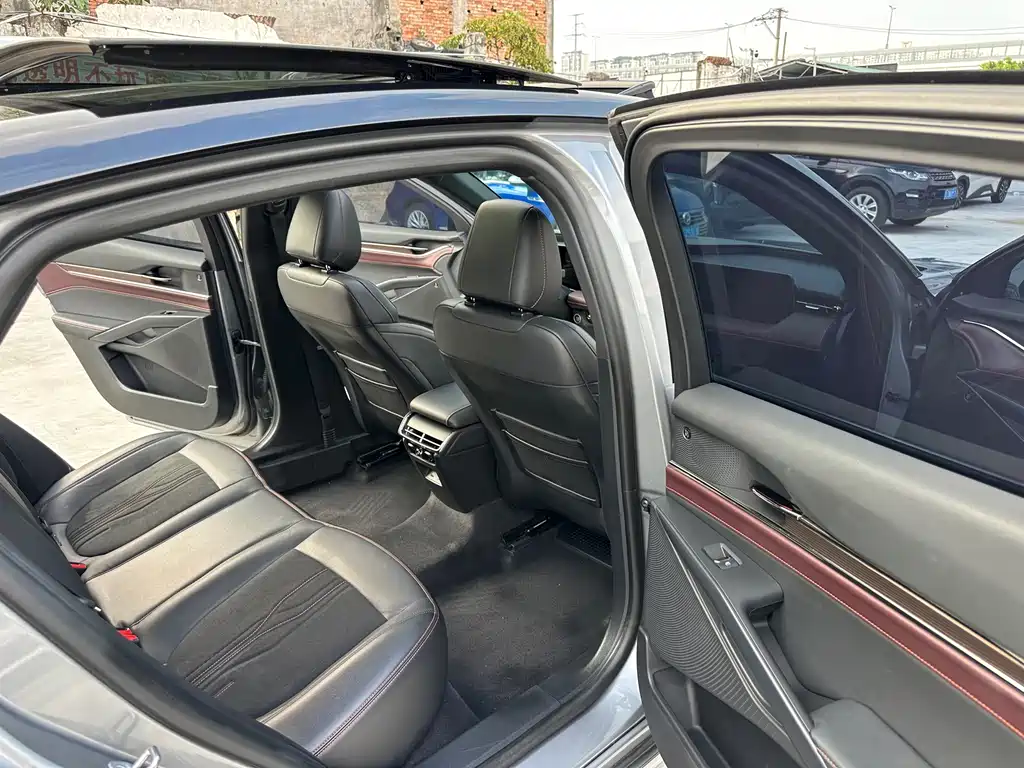 Ford Mondeo — миниатюра 11